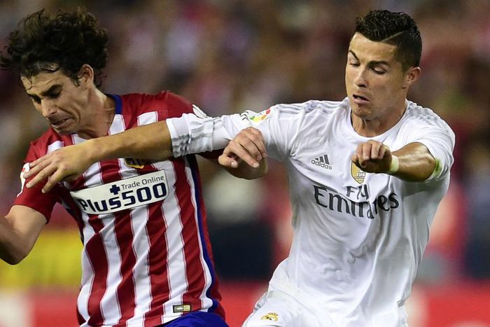 ___4560356___https:______static.pulse.com.gh___webservice___escenic___binary___4560356___2016___1___15___5___tiago-mendes-cristiano-ronaldo-cropped_11kub37wkpwu71kn1ck0p21wna