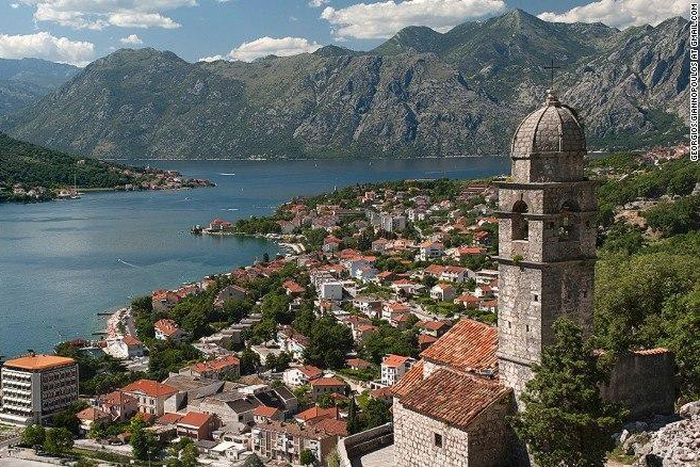 ___4302802___https:______static.pulse.com.gh___webservice___escenic___binary___4302802___2015___10___28___15___151004164334-6-cruise-ship-captain-views-exlarge-169