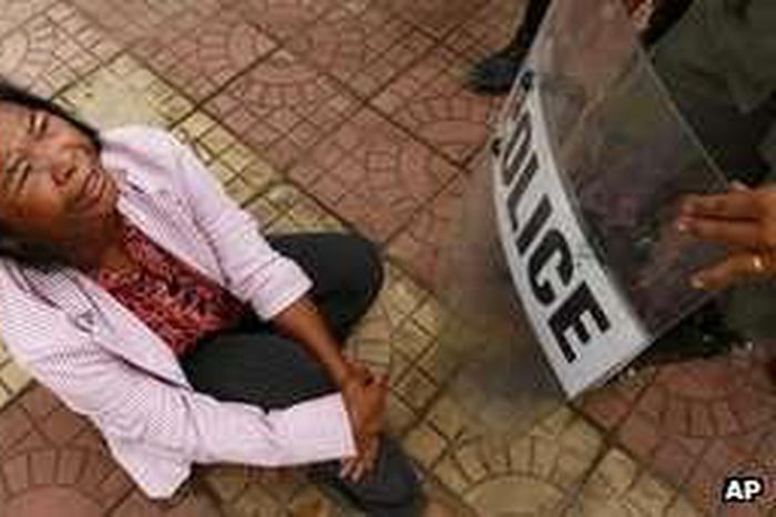 Cambodia PM to make TV address as political climate deteriorates