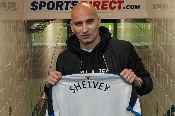 Jonjo Shelvey signs for Newcastle United