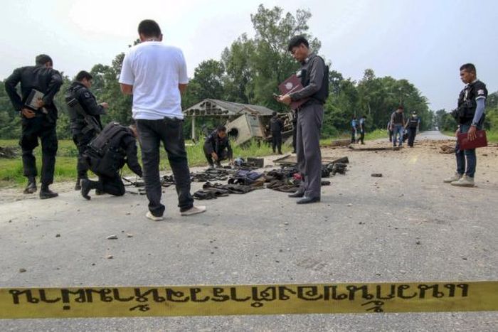 Roadside bomb kills two rangers in Thai south - military