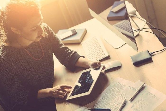 Staying motivated and focused on your goal is important to startup a business while still on a day job