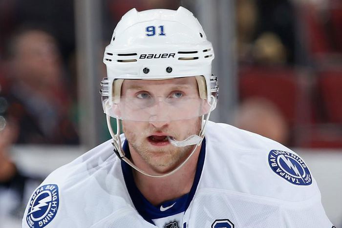 Lightning won't trade Stamkos before deadline