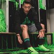 Mesut Ozil shows off new adidas laceless boot