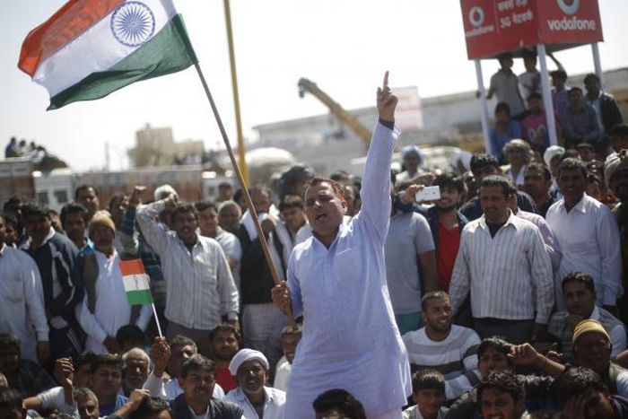 Traders count cost of Indian caste riots; 19 dead