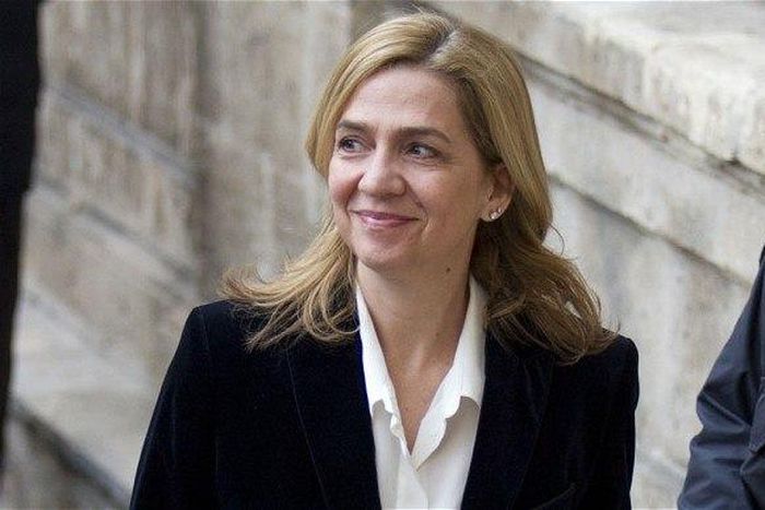 Princess Cristina in Mallorca court on tax fraud charges.