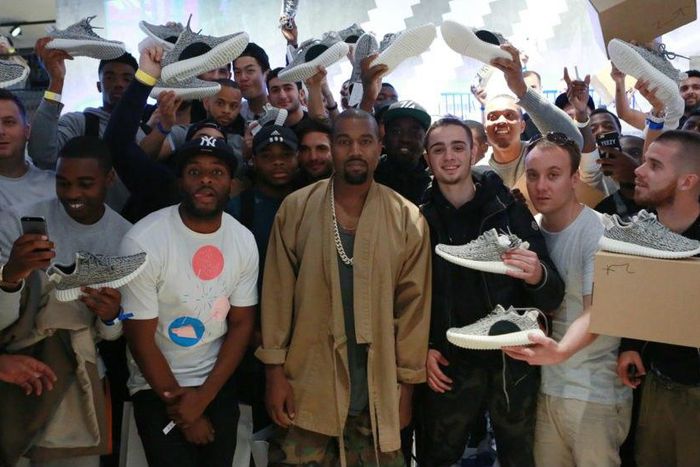 Kanye West gives out free Yeezys