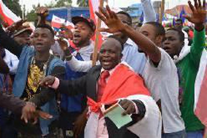 Congo police fire tear gas at anti-referendum protesters