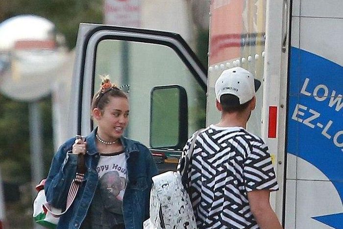 Miley Cyrus moves in with Liam Hemsworth