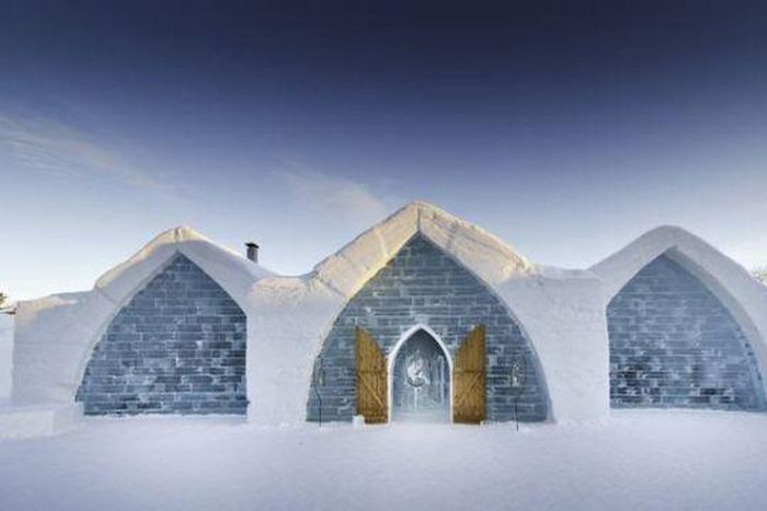 Iconic seasonal hotel made of ice and snow