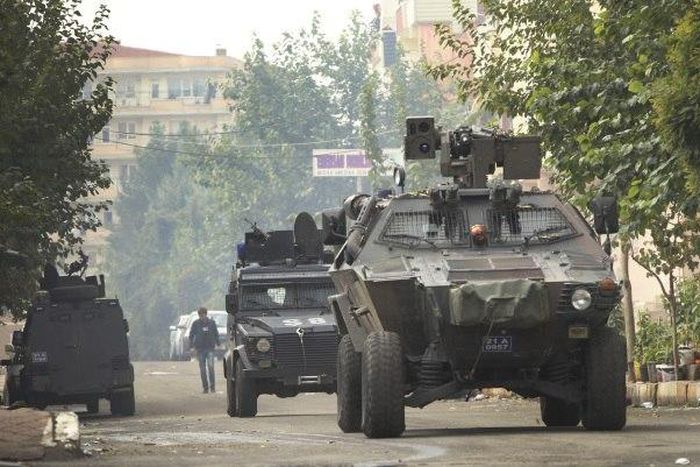 Turkish police detain 30 in raid against Islamic State