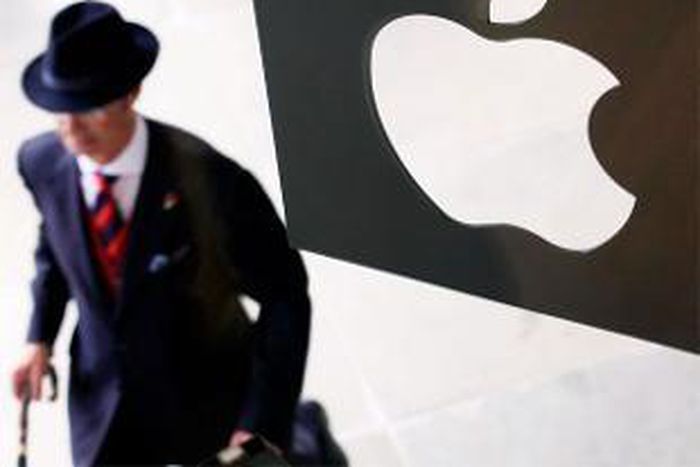 UN rights boss warns against precedent in Apple vs. FBI case