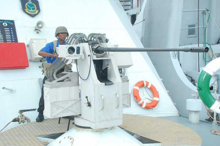 Navy destroys 6 illegal refineries, seizes stolen crude