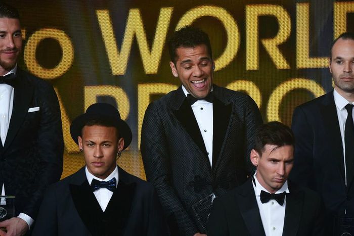 ___4547151___https:______static.pulse.com.gh___webservice___escenic___binary___4547151___2016___1___12___11___dani-alves-cropped_1qrl7d7osw3b14lx1ikmd9mwg