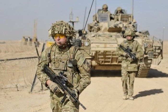 Britain says to maintain military presence in Afghanistan in 2016