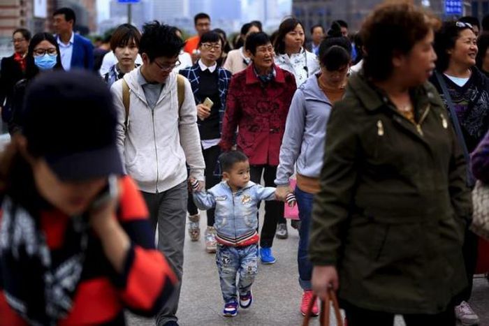 China says one-child policy stays in effect for now