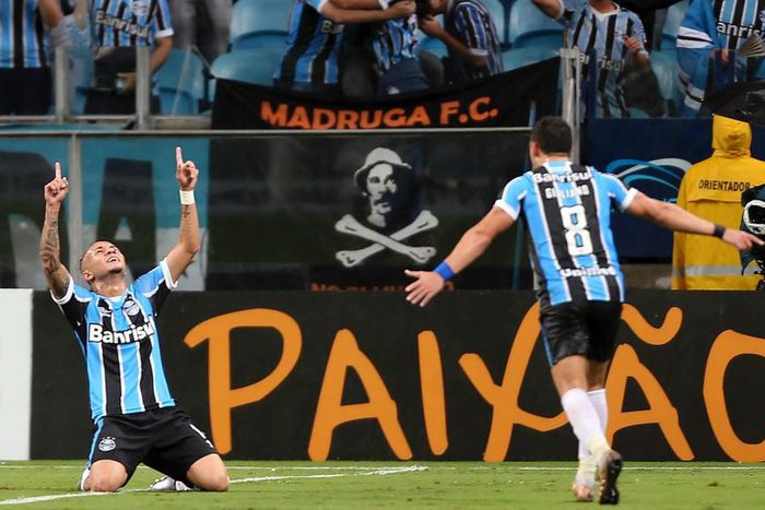 ___4755428___https:______static.pulse.com.gh___webservice___escenic___binary___4755428___2016___3___3___13___everton-cropped_1lwgm6wx0szj81cwb826u0k90d