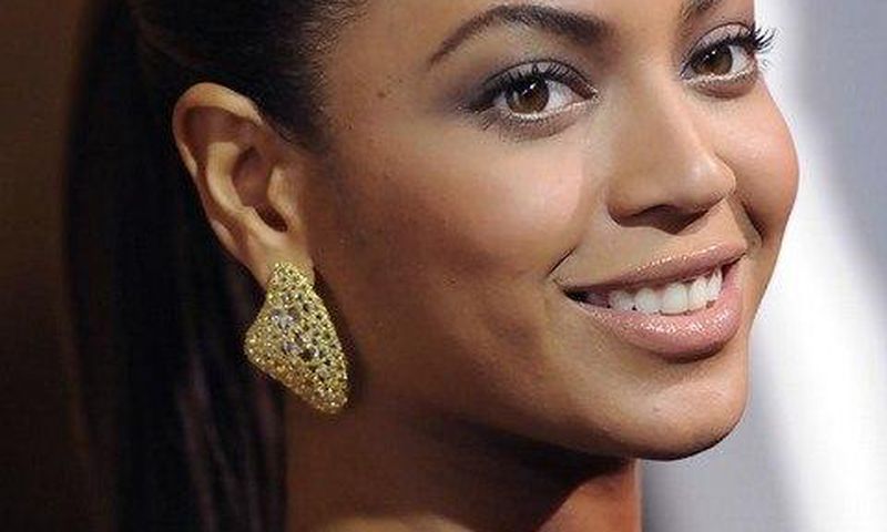 Beyonce sends love to her backup singer, Tiffany Monique who is battling cancer