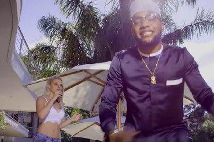 kcee --video bureau de changer
