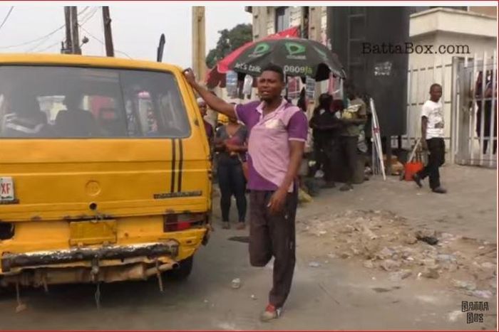 Heartbreaking picture of one-legged hardworking bus conductor goes viral