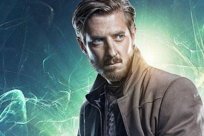 ___4577342___https:______static.pulse.com.gh___webservice___escenic___binary___4577342___2016___1___19___14___legends-tomorrow-premier-episode-rip-hunter