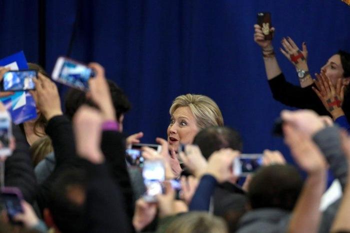 In crucial vote, Hillary Clinton fails to rally women to her history-making bid