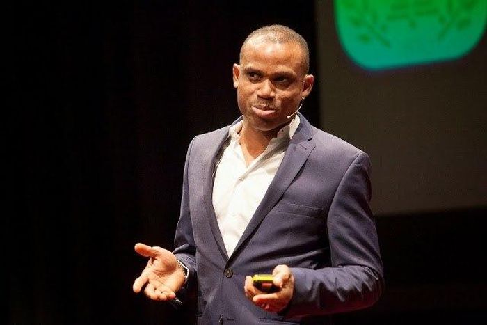 Sunday Oliseh