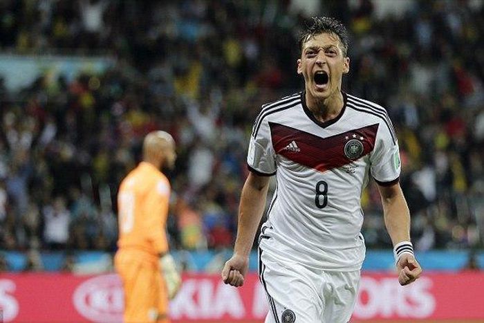 Mesut Ozil wins German Player of the Year