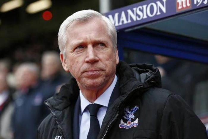 Pardew laments Palace nerves in painful Liverpool loss
