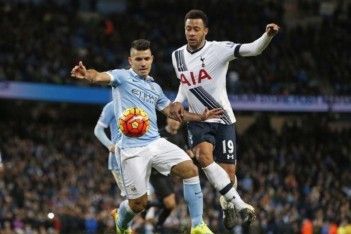 Manchester City's Sergio Aguero in action Tottenham's Mousa Dembele Reuters / Andrew Yates Livepic