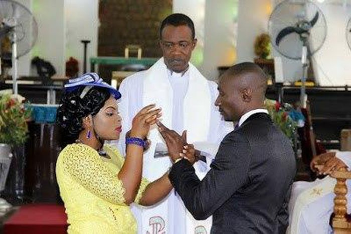 Anglican church forces bride to wear yellow wedding gown for getting pregnant