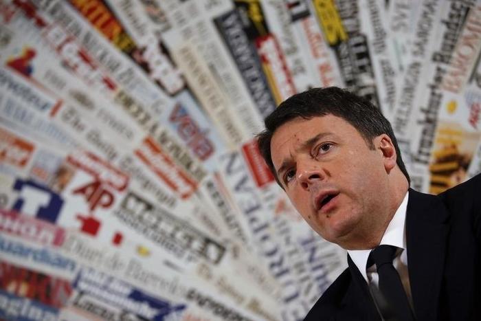 Italy's Prime Minister Matteo Renzi speaks during a news conference with foreign press in Rome, Italy, February 22 2016. REUTERS/Alessandro Bianchi