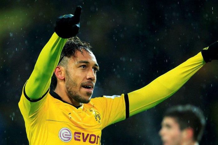 Football Soccer - Borussia Dortmund v FC Ingolstadt - German Bundesliga - Signal Iduna Park,  Dortmund , 30/01/16   Borussia Dortmund's Pierre-Emerick Aubameyang celebrates a goal.   REUTERS/Ina Fassbender