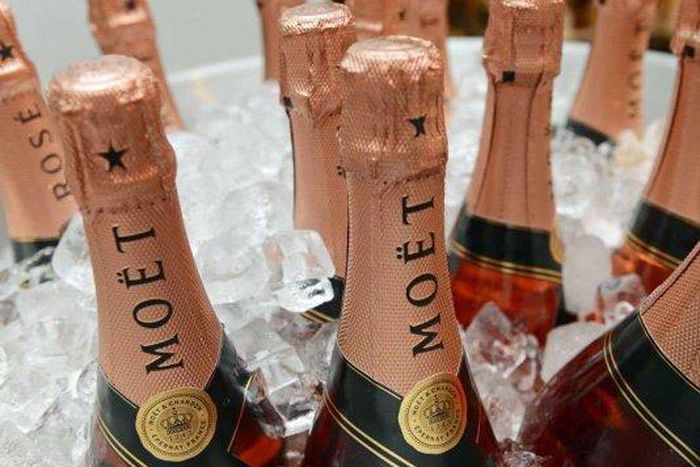Italy busts fake champagne makers with thousands of "Moet" bottles