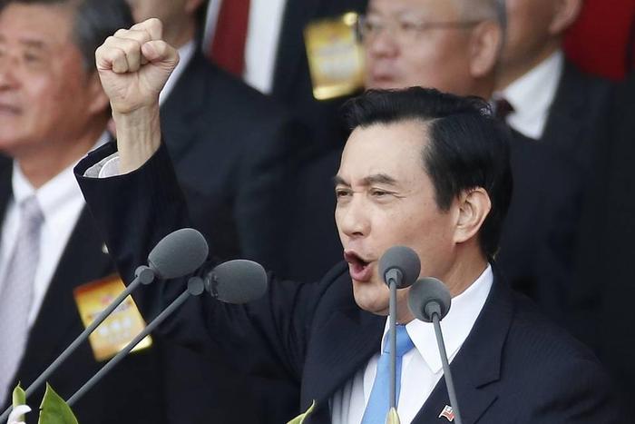 Taiwan president's apparent front door knock makes front page news