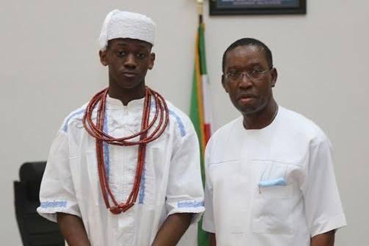 Obi Chukwuka Noah Akaeze I with Governor Ifeanyi Okowa
