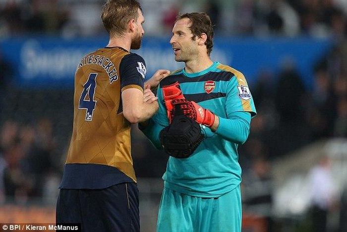 Per Mertesacker and Petr Cech
