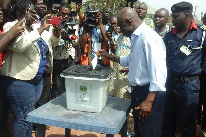 David Mark casting his vote