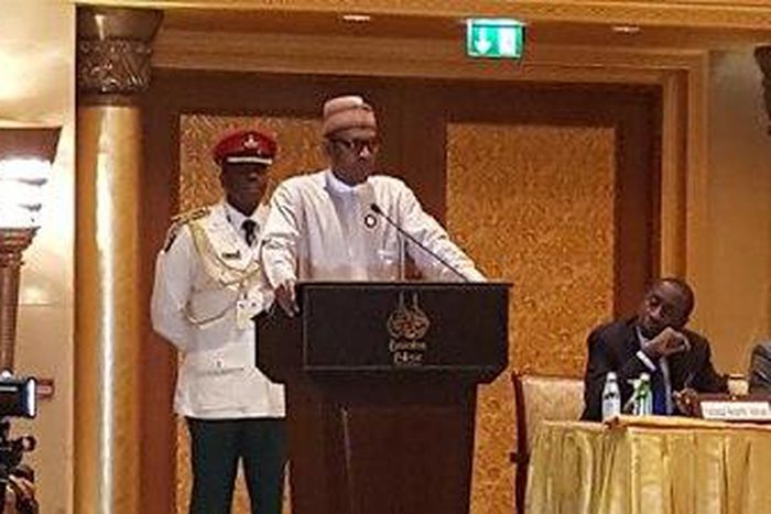 President Muhammadu Buhari meets with Nigerians in Abu Dhabi on January 19, 2016