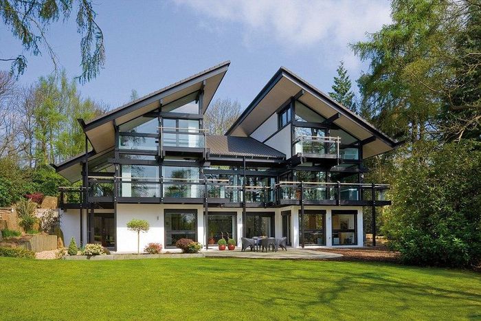 Antonio Banderas's £2.4million glass mansion