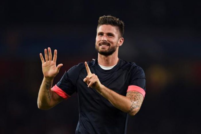 Giroud thanks helping hand of destiny for Arsenal opener