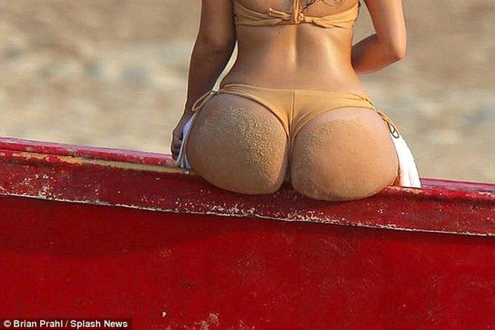 10 Hollywood starlets with the most celebrated butts