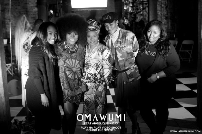 Omawumi and Angelique Kidjo collaborate on 'Play na play'.