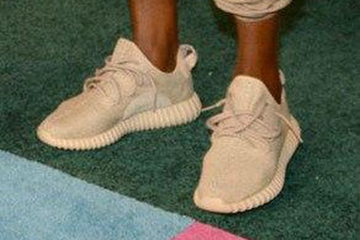 Kanye wearing Beige Yeezy Boost 350 at MTV VMAs