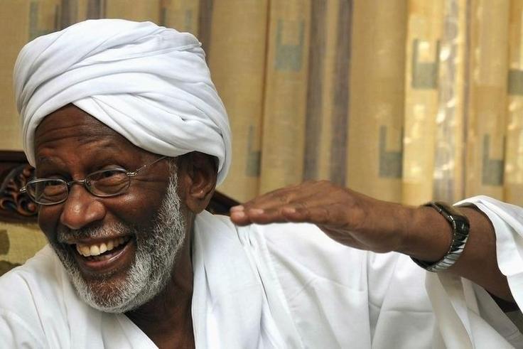 Leading Sudanese politician Hassan al-Turabi gestures during an interview in Khartoum October 3, 2012.  REUTERS/Stringer
