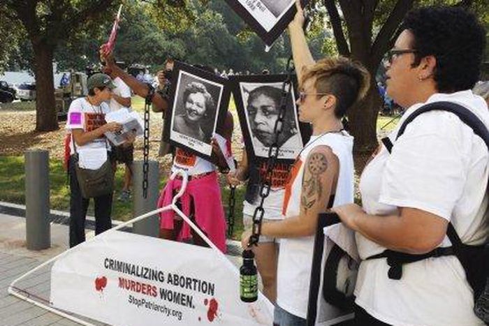 Obama administration asks U.S. top court to reject Texas abortion law