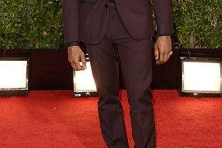 Usher Raymond wearing a bowtie