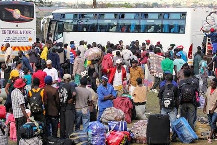 Thousands of Mozambicans flee country