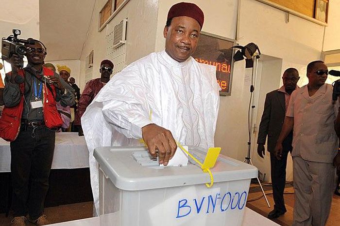 Voting process in Niger