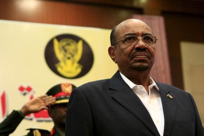 Sudan's President Omar al-Bashir listen to the National anthem during opening session of Sudan National Dialogue conference October 10, 2015.REUTERS/Mohamed Nureldin Abdallah